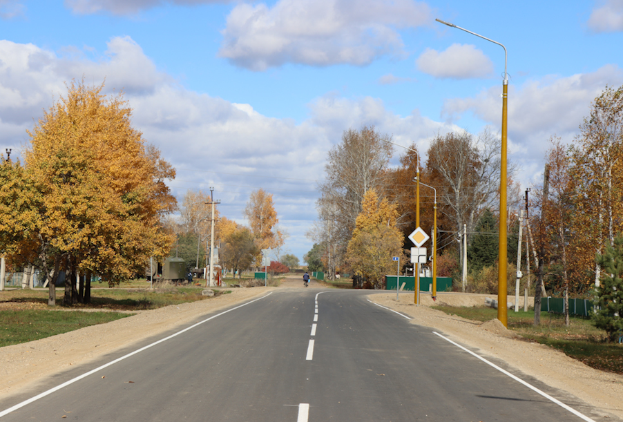 В селе Новотроицкое Амурской области по нацпроекту отремонтированы центральные улицы